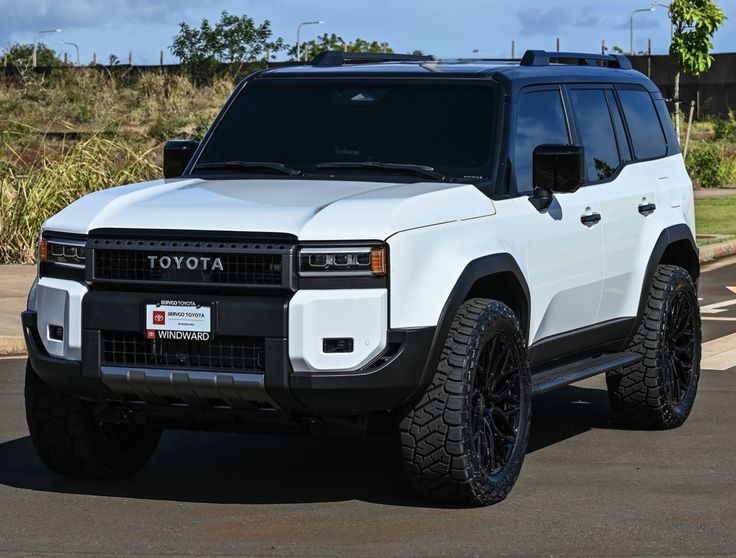 Toyota Land Cruiser série 250 — photo du catalogue Mutuk Rentals