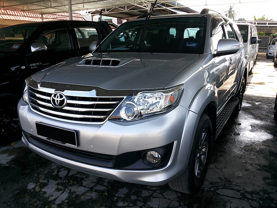 Toyota Fortuner ancien modèle — photo d’illustration