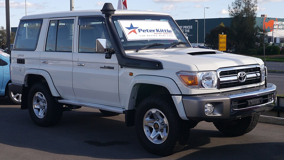 Toyota Land Cruiser tout-terrain — photo d’illustration